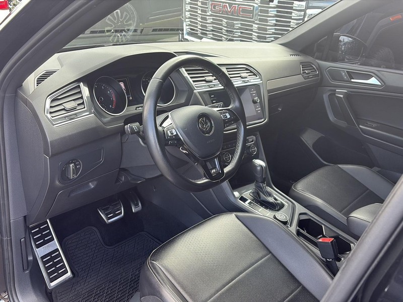 Volkswagen Tiguan Vehicle Full-screen Gallery Image 21