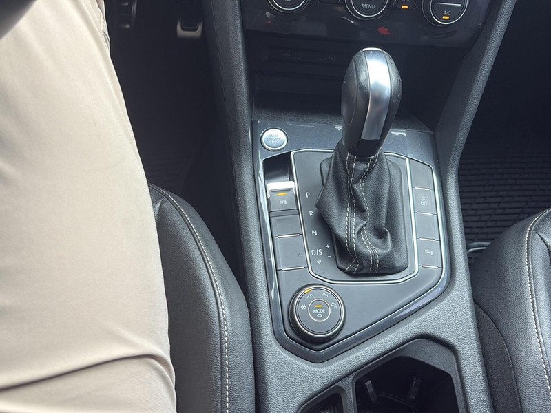 Volkswagen Tiguan Vehicle Full-screen Gallery Image 27