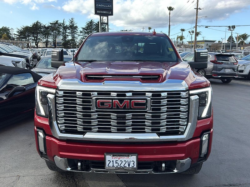 GMC Sierra 2500HD Vehicle Full-screen Gallery Image 02