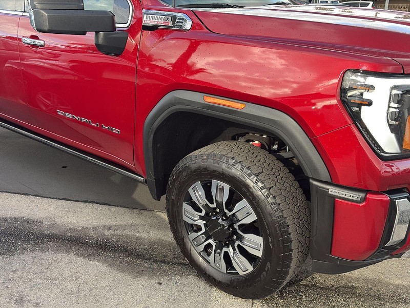 GMC Sierra 2500HD Vehicle Full-screen Gallery Image 05
