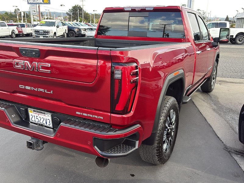 GMC Sierra 2500HD Vehicle Full-screen Gallery Image 06