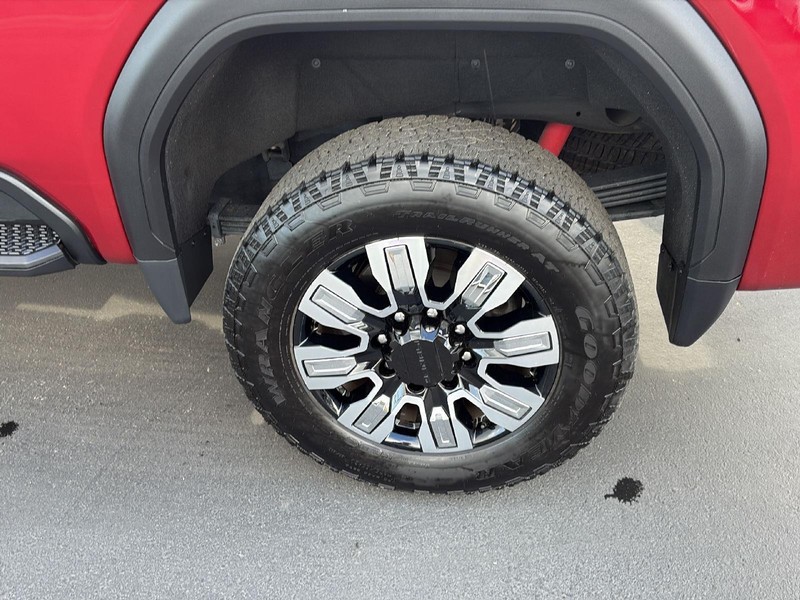 GMC Sierra 2500HD Vehicle Full-screen Gallery Image 11