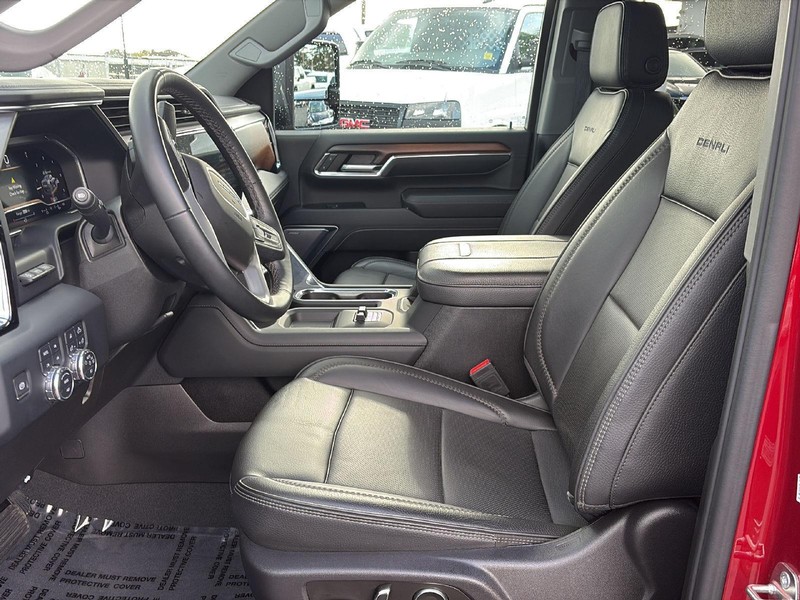 GMC Sierra 2500HD Vehicle Full-screen Gallery Image 15