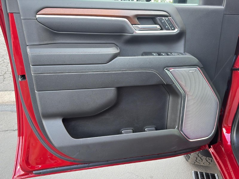 GMC Sierra 2500HD Vehicle Full-screen Gallery Image 20