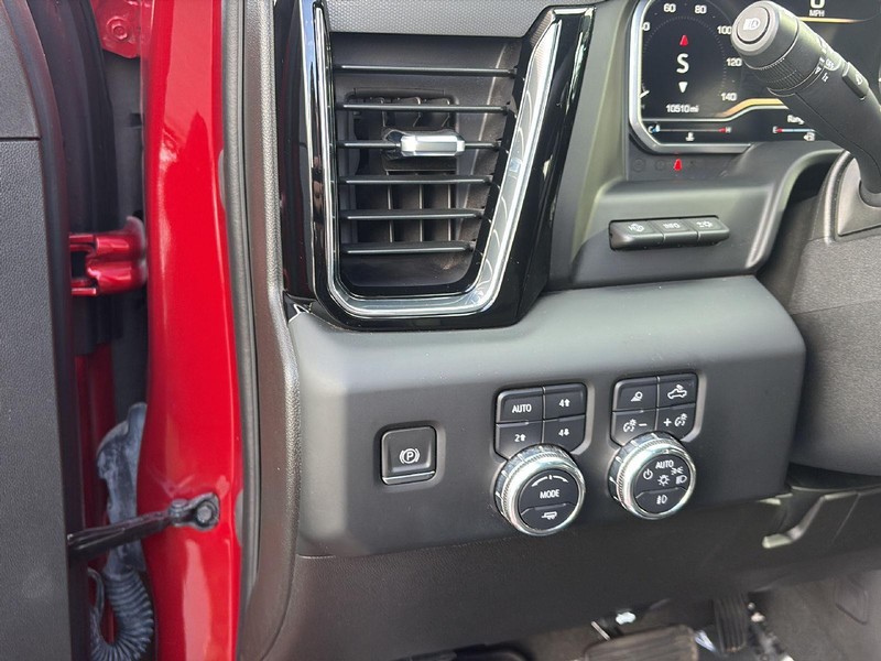 GMC Sierra 2500HD Vehicle Full-screen Gallery Image 22