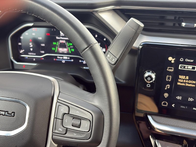 GMC Sierra 2500HD Vehicle Full-screen Gallery Image 26