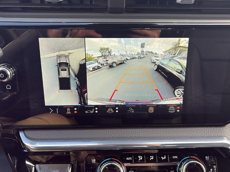 GMC Sierra 2500HD Vehicle Full-screen Gallery Image 32