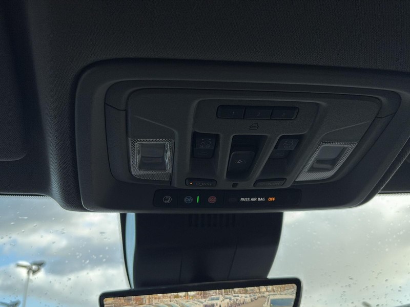 GMC Sierra 2500HD Vehicle Full-screen Gallery Image 33