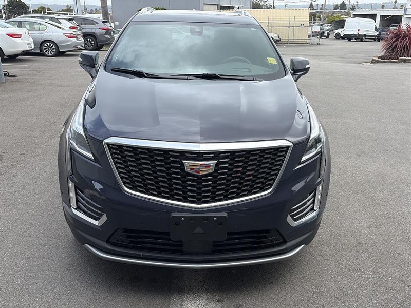 Cadillac XT5 Vehicle Full-screen Gallery Image 08