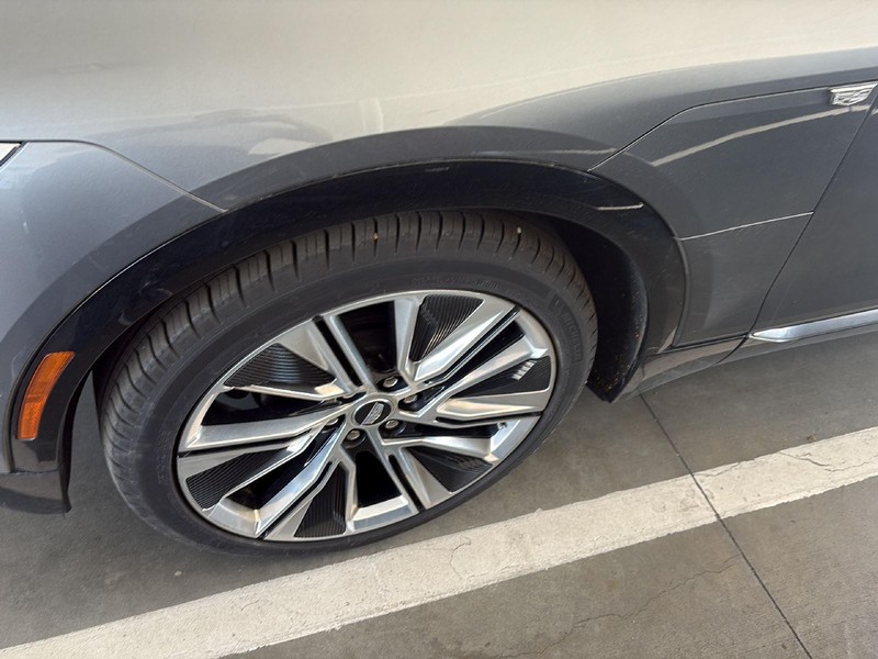 Cadillac LYRIQ Vehicle Full-screen Gallery Image 07