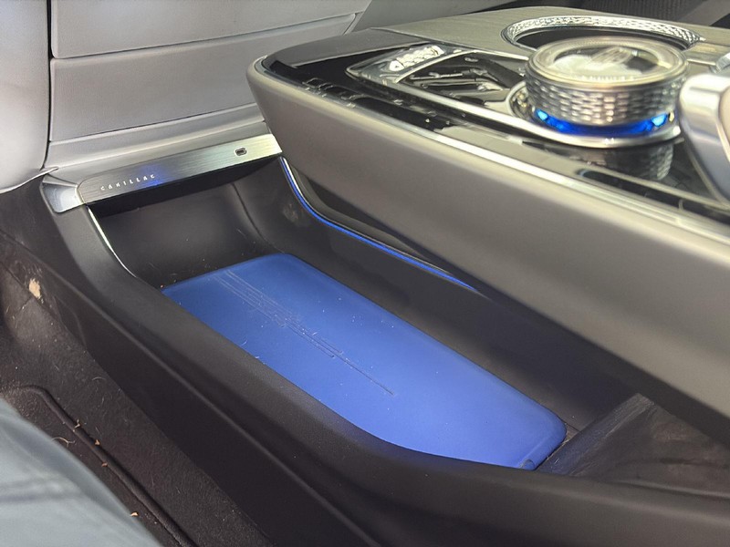 Cadillac LYRIQ Vehicle Full-screen Gallery Image 13