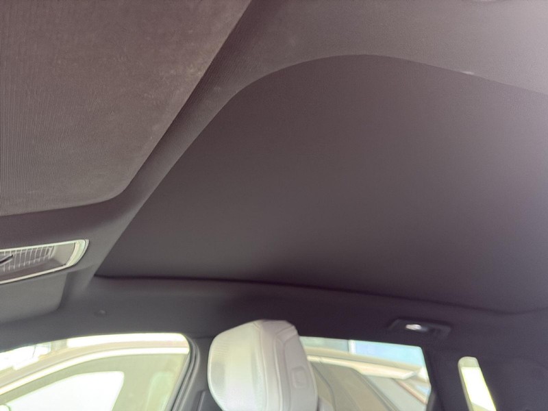 Cadillac LYRIQ Vehicle Full-screen Gallery Image 15