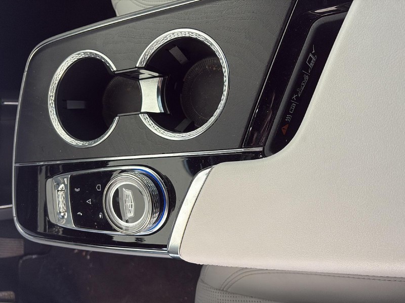Cadillac LYRIQ Vehicle Full-screen Gallery Image 20