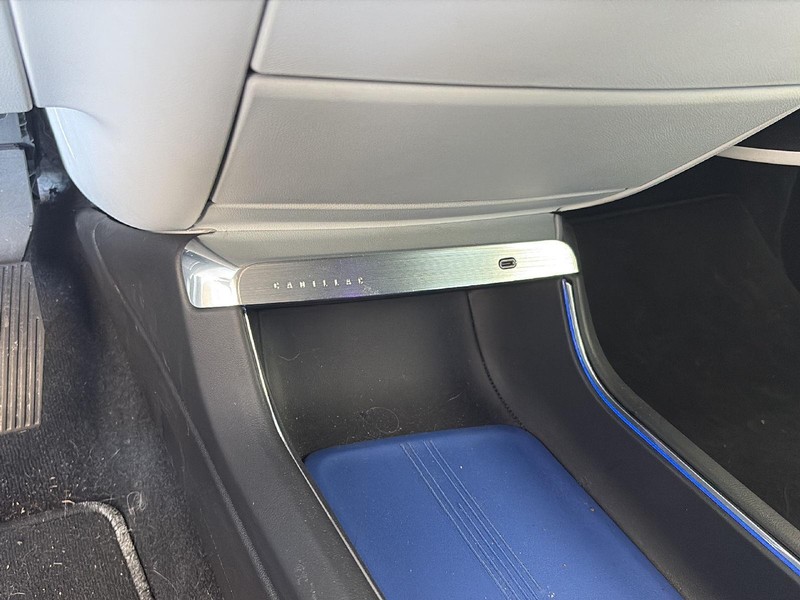 Cadillac LYRIQ Vehicle Full-screen Gallery Image 22