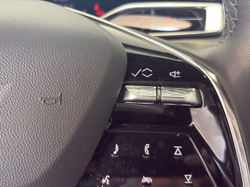 Cadillac LYRIQ Vehicle Full-screen Gallery Image 24