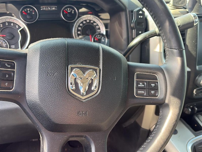 Ram 3500 Vehicle Full-screen Gallery Image 12