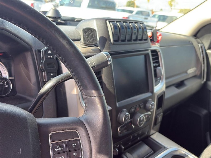 Ram 3500 Vehicle Full-screen Gallery Image 13