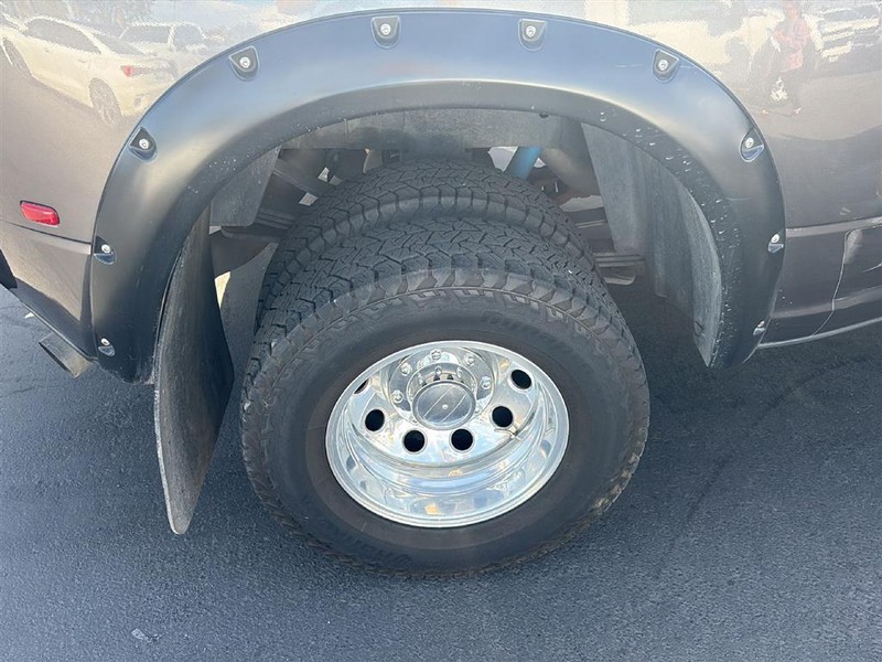Ram 3500 Vehicle Full-screen Gallery Image 18