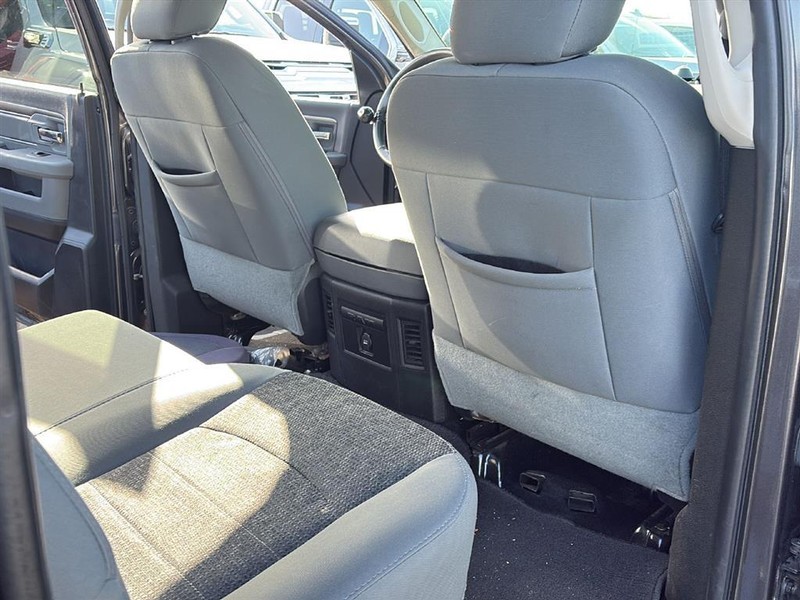 Ram 3500 Vehicle Full-screen Gallery Image 19