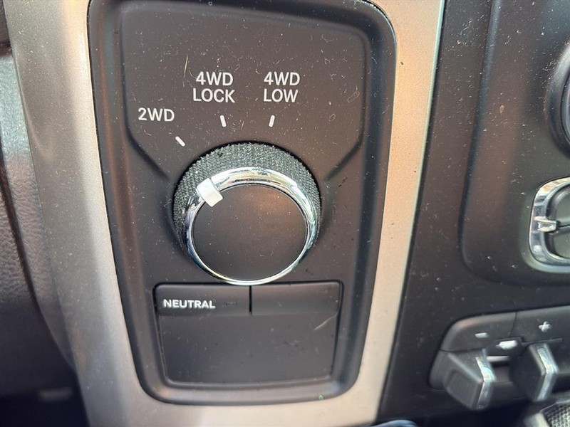 Ram 3500 Vehicle Full-screen Gallery Image 21