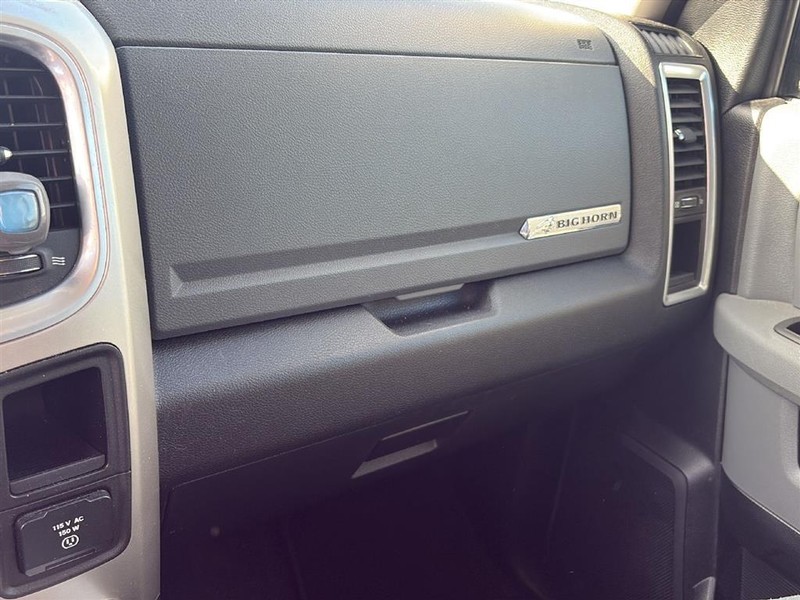 Ram 3500 Vehicle Full-screen Gallery Image 22