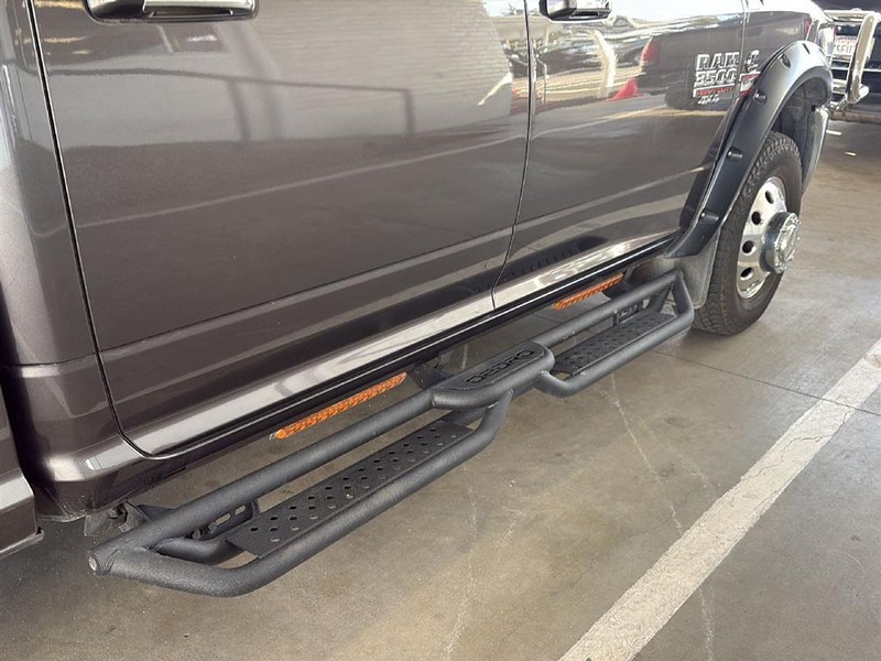 Ram 3500 Vehicle Full-screen Gallery Image 27