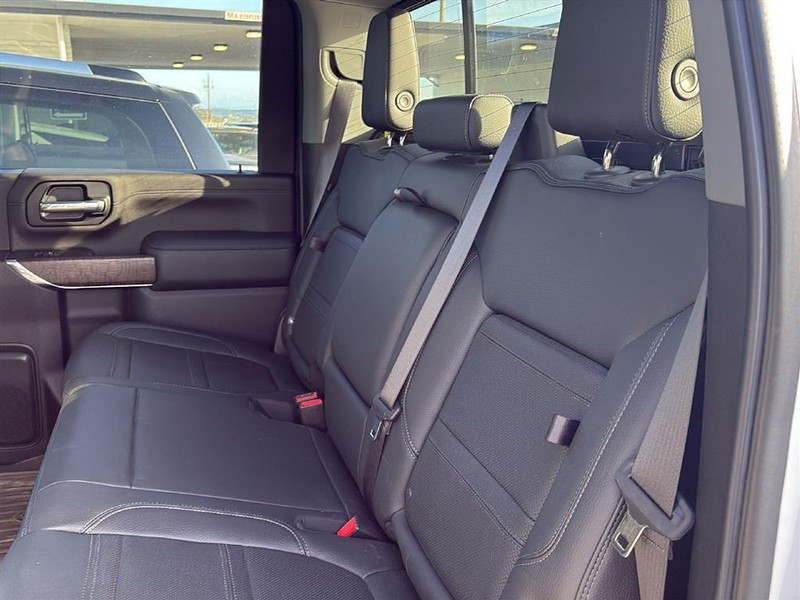 GMC Sierra 2500HD Vehicle Full-screen Gallery Image 10