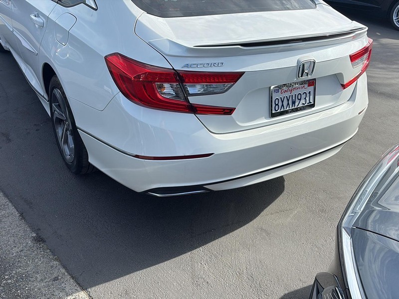 Honda Accord Sedan Vehicle Full-screen Gallery Image 11
