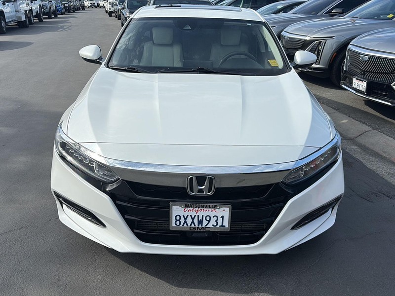 Honda Accord Sedan Vehicle Full-screen Gallery Image 16