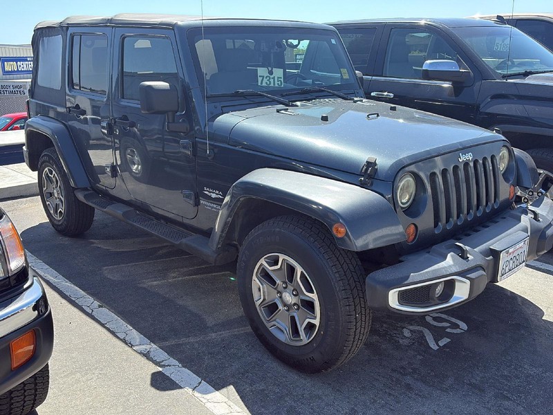 Jeep Wrangler Vehicle Full-screen Gallery Image 02