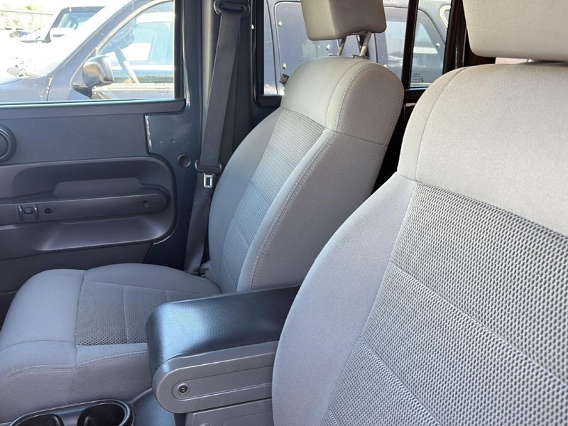 Jeep Wrangler Vehicle Full-screen Gallery Image 10
