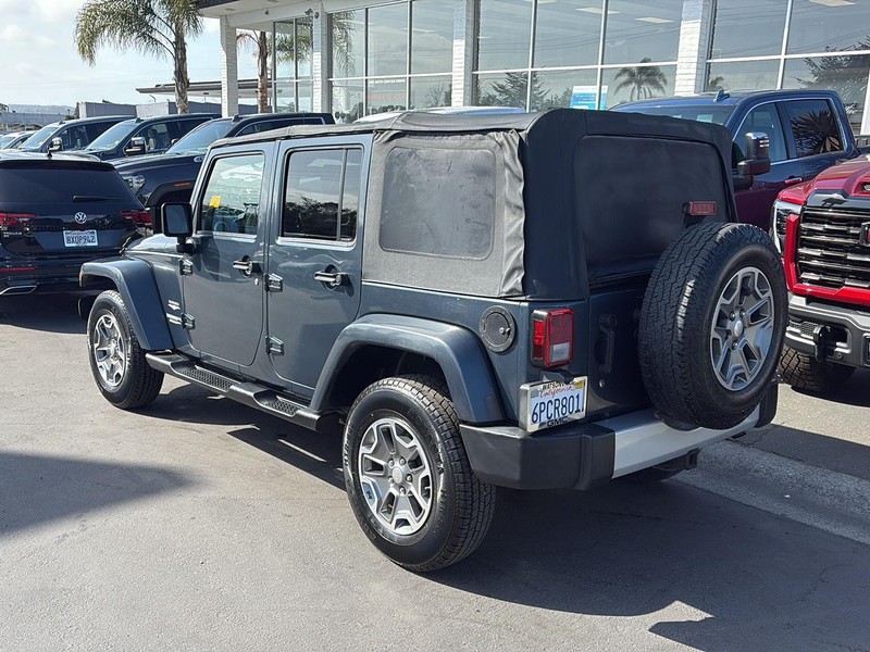 Jeep Wrangler Vehicle Full-screen Gallery Image 14