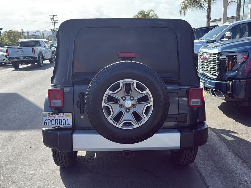 Jeep Wrangler Vehicle Full-screen Gallery Image 15