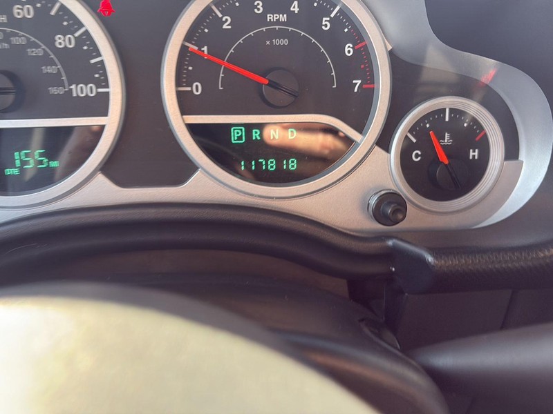Jeep Wrangler Vehicle Full-screen Gallery Image 23