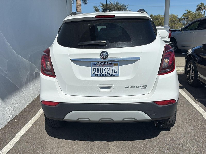 Buick Encore Vehicle Full-screen Gallery Image 02