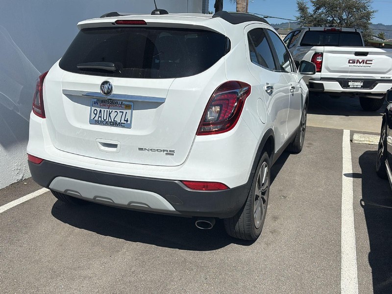 Buick Encore Vehicle Full-screen Gallery Image 03