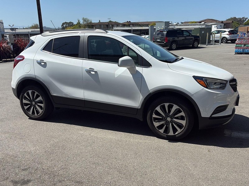 Buick Encore Vehicle Full-screen Gallery Image 10