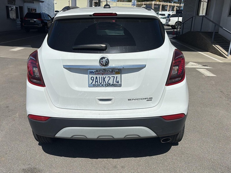 Buick Encore Vehicle Full-screen Gallery Image 11