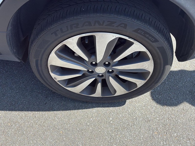 Buick Encore Vehicle Full-screen Gallery Image 13