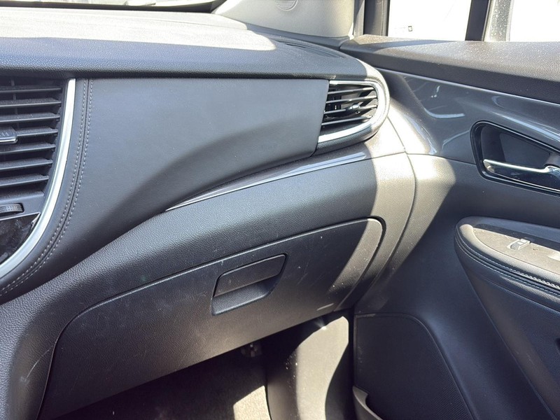 Buick Encore Vehicle Full-screen Gallery Image 18