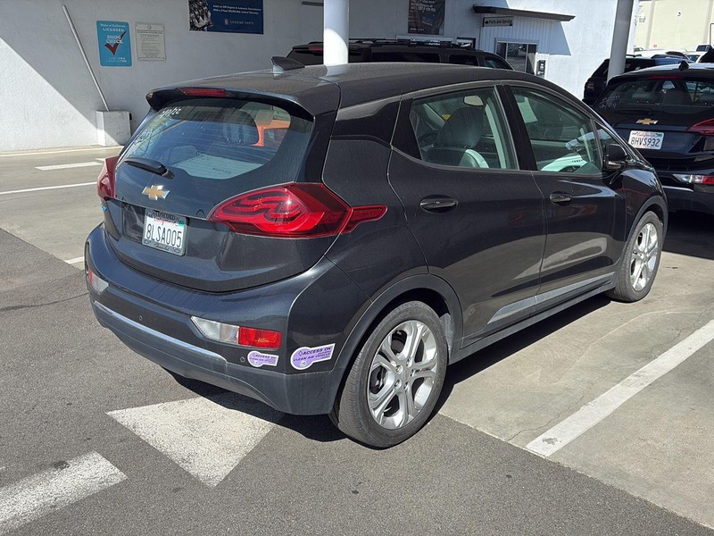 Chevrolet Bolt EV Vehicle Full-screen Gallery Image 02