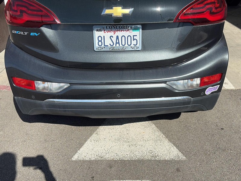 Chevrolet Bolt EV Vehicle Full-screen Gallery Image 03