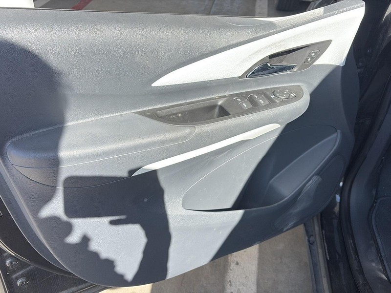 Chevrolet Bolt EV Vehicle Full-screen Gallery Image 07