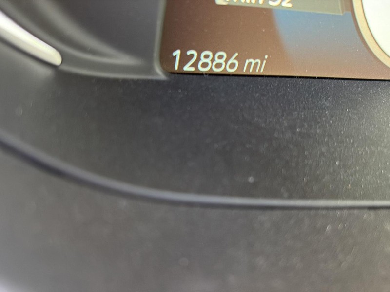 Chevrolet Bolt EV Vehicle Full-screen Gallery Image 09