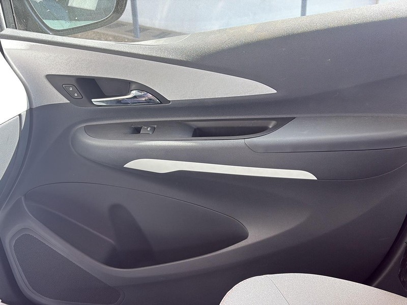 Chevrolet Bolt EV Vehicle Full-screen Gallery Image 12