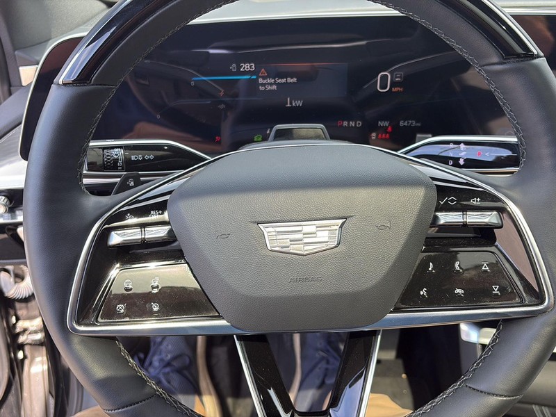 Cadillac LYRIQ Vehicle Full-screen Gallery Image 11