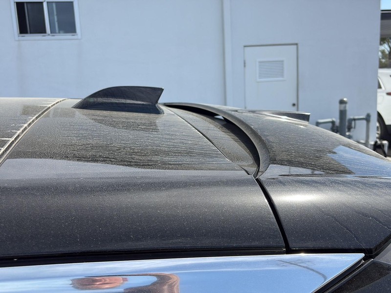Cadillac LYRIQ Vehicle Full-screen Gallery Image 25