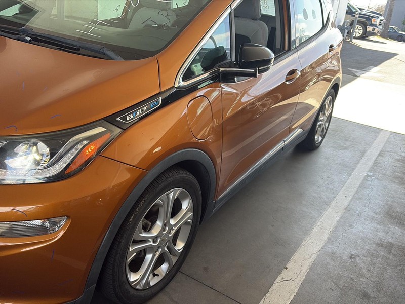 Chevrolet Bolt EV Vehicle Full-screen Gallery Image 02