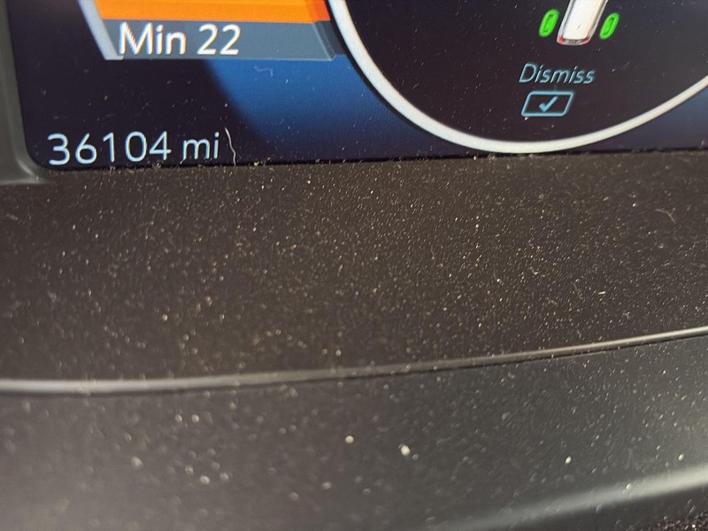 Chevrolet Bolt EV Vehicle Full-screen Gallery Image 06