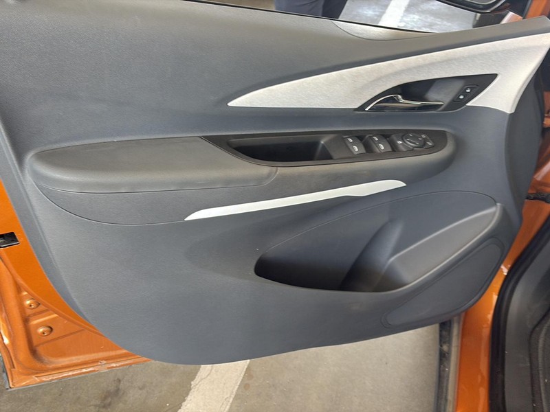 Chevrolet Bolt EV Vehicle Full-screen Gallery Image 08